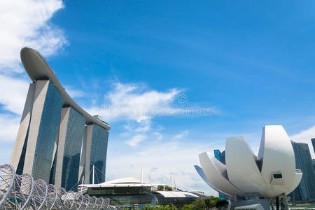 亚洲 画廊 河边 城市景观 建筑 天空 旅行者 旅游业 艺术科学