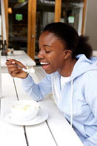 奶油 种族 美味的 非洲 食物 成人 面对 享受 美国人