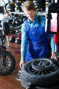 橡胶 职业 零售业 摩托车 工程师 服务 工作 技工 肖像