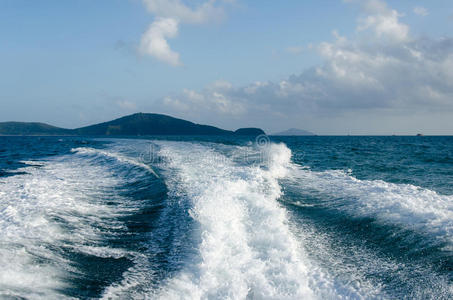 自然 追踪 乐趣 发动机 海洋 醒来 运动 轨道 旅行 夏天