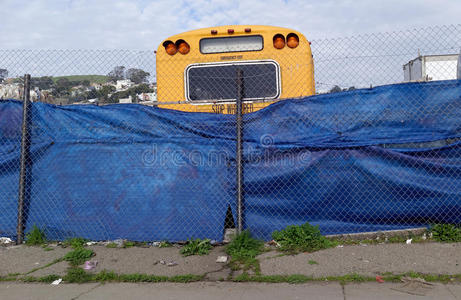 学校 后面 公共汽车 链接 车辆 栅栏 运输