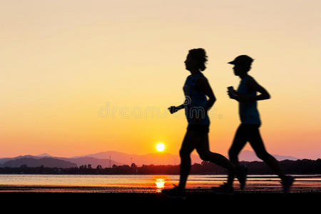 暮光 跑步者 女人 日落 慢跑 黄昏 轮廓 太阳 锻炼 运行