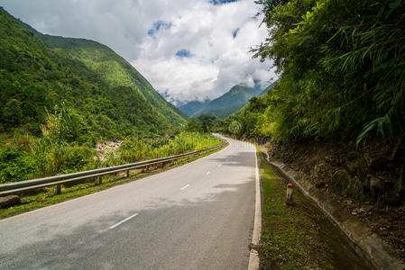 山路