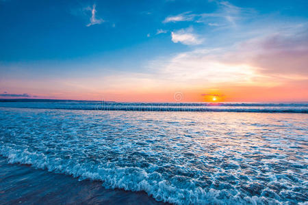 天空 风景 日落 波动 海景 海岸 海洋 美丽的 海滩 假期