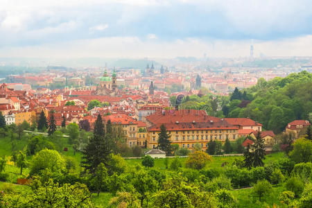 佩特林山布拉格的美丽景色及其建筑