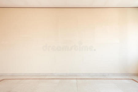 空房间有大理石地板，白色空白墙