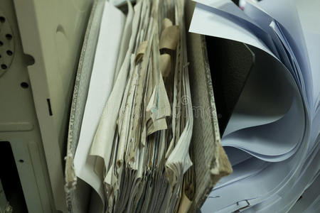 关闭非常旧的纸质文档文件夹照片