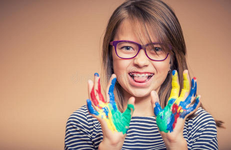 创造力 课程 女孩 美丽的 可爱的 颜色 绘画 着色 教育