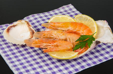 煮熟的虾壳照片