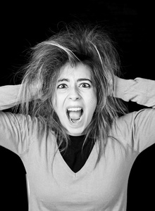 女孩绝望的疯子图片