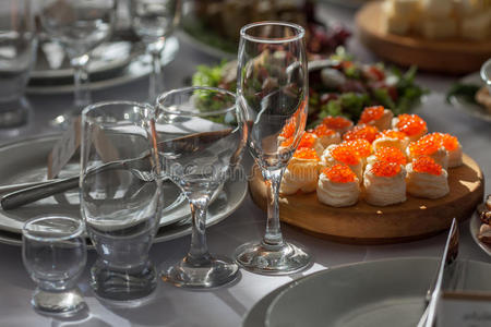 奢侈 假日 餐饮 餐具 吃饭 聚会 餐巾 波基 玻璃杯 餐厅
