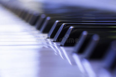 钢琴键特写镜头