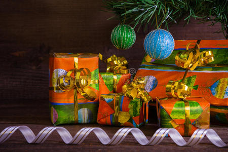 木板 圣诞节 庆祝 礼物 颜色 招呼 冬天 丝带 木材