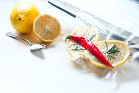 柠檬 迷迭香 美食家 包装 视频 食物 鱼片 胡椒粉 塑料