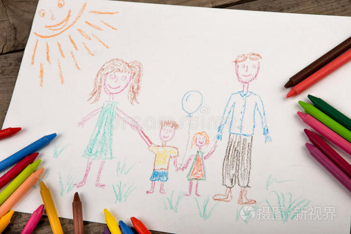 孩子画一个幸福的家庭