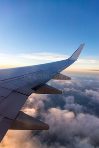 太阳 旅行 飞机 天线 天际线 高的 气氛 天空 风景 商业