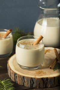 季节 奶油 玻璃 热的 牛奶 甜点 十二月 点心 朗姆酒