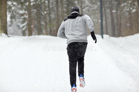 慢跑者 后面 地面 运动服 锻炼 健康 健身 慢跑 热身