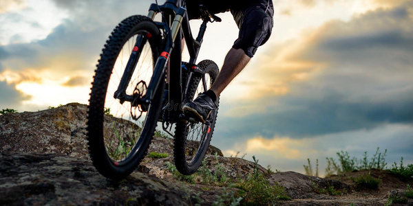 风景 骑手 自然 骑自行车 运动 冒险 下坡 自行车 岩石