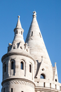 在布达佩斯的瞭望台上，渔夫堡垒的童话塔