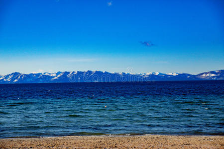 风景 阿尔卑斯山 冬天 海岸线 海滩 远景 森林 高峰 娱乐