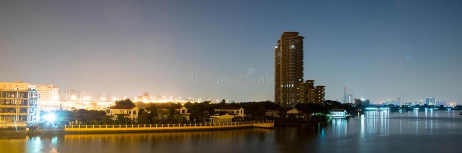 曼谷城市景观。 曼谷商业区的夜景