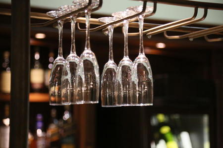 酒挂杯挂酒杯照片