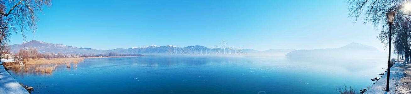 银行 反射 花园 求助 闲逛 早晨 风景 路堤 路灯 季节