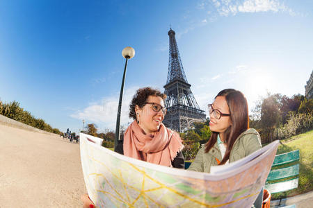 欧洲 远足 朋友 旅行 女孩 肖像 巴黎 风景 法国 外部
