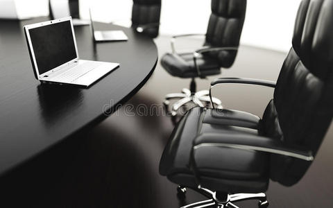 会议室会议室和带有笔记本的会议桌。 商业概念。 隔离3D渲染。