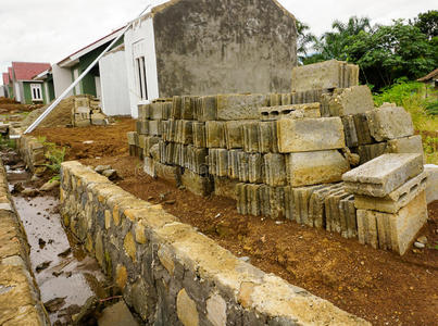 建筑混凝土施工基础与岩石照片拍摄在伪造印度尼西亚