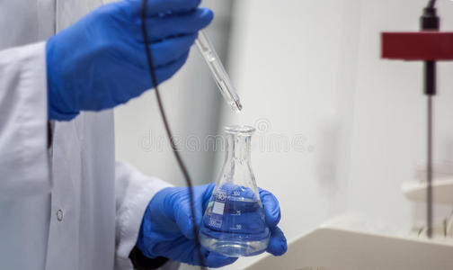科学家 生物技术 吸管 实验室 健康 液体 研究 科学 诊所