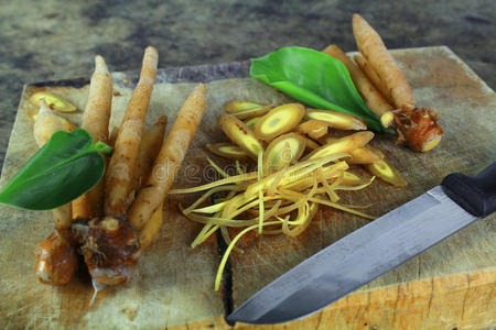 大黄菜根茎图片