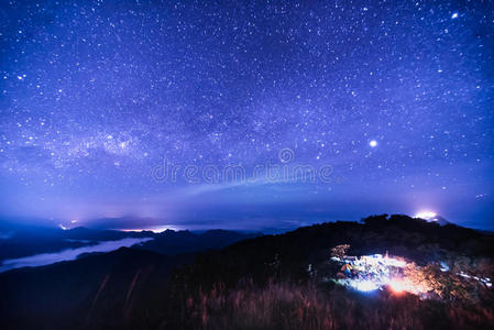 公司 岩石 探索 行星 风景 小山 天文学 夜间活动 星云