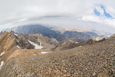 美丽的风景从顶部塞拉姆峰，天山，哈萨克斯坦南部