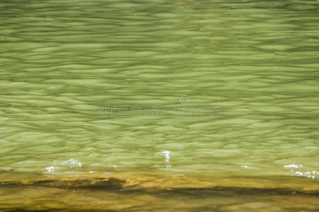 水背景