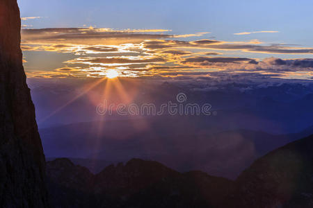 太阳 欧洲 旅行 自然 阿尔卑斯山 风景 意大利 山谷 白云石