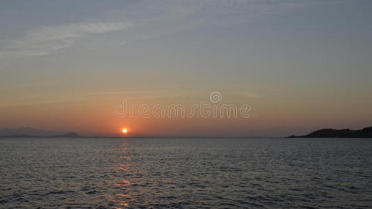 地平线 温暖的 紫色 涟漪 夏天 波动 风景 季节 海洋