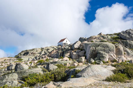 明星 旅游 悬崖 欧洲 公园 埃斯特雷拉 场景 自然 风景