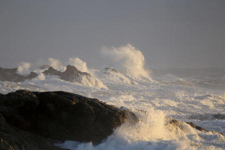 撞车 悬崖 暴风雨 泼洒 阳光 海洋 秋天 葡萄牙 海滩