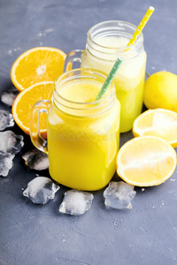 石灰 食物 鸡尾酒 点心 水果 注入 自制 寒冷的 柠檬水
