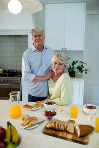 住所 内容 白种人 年代 粘合 夫妇 厨房 照顾 家庭 成人