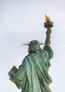 纽约街道一级自由雕像的背面视图