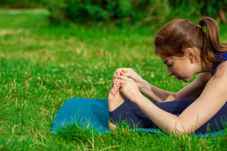 存在 平衡 体位 体操 健身 姿势 锻炼 垫子 身体 手指