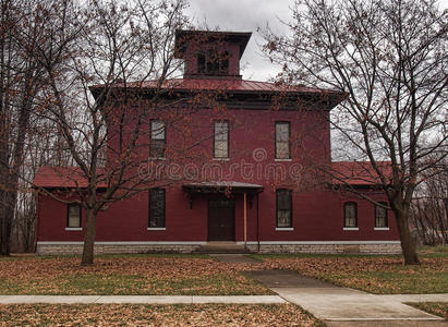 红房子冬天图片