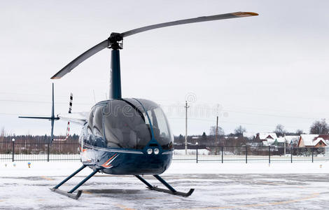 商业 叶片 航空 寒冷的 斩波器 损益 直升机场 个人 飞机库