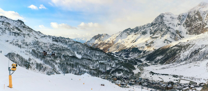 极端 城市 阿尔卑斯山 宫颈 全景图 娱乐 天线 寒冷的