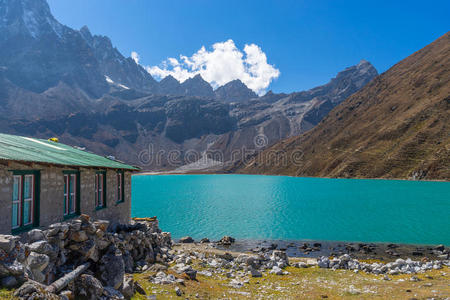 尼泊尔珠穆朗玛峰地区戈右湖的美丽景观