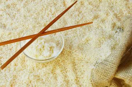 煮熟的生米