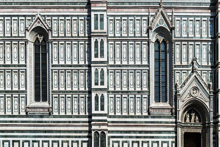 哥特式窗户意大利佛罗伦萨多莫大教堂正面的细节